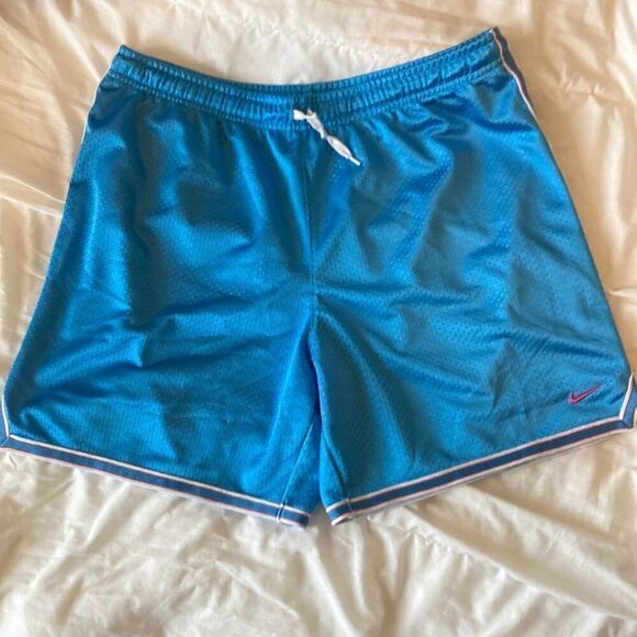 Nike size medium‎ shorts (C4) - Picture 1 of 5